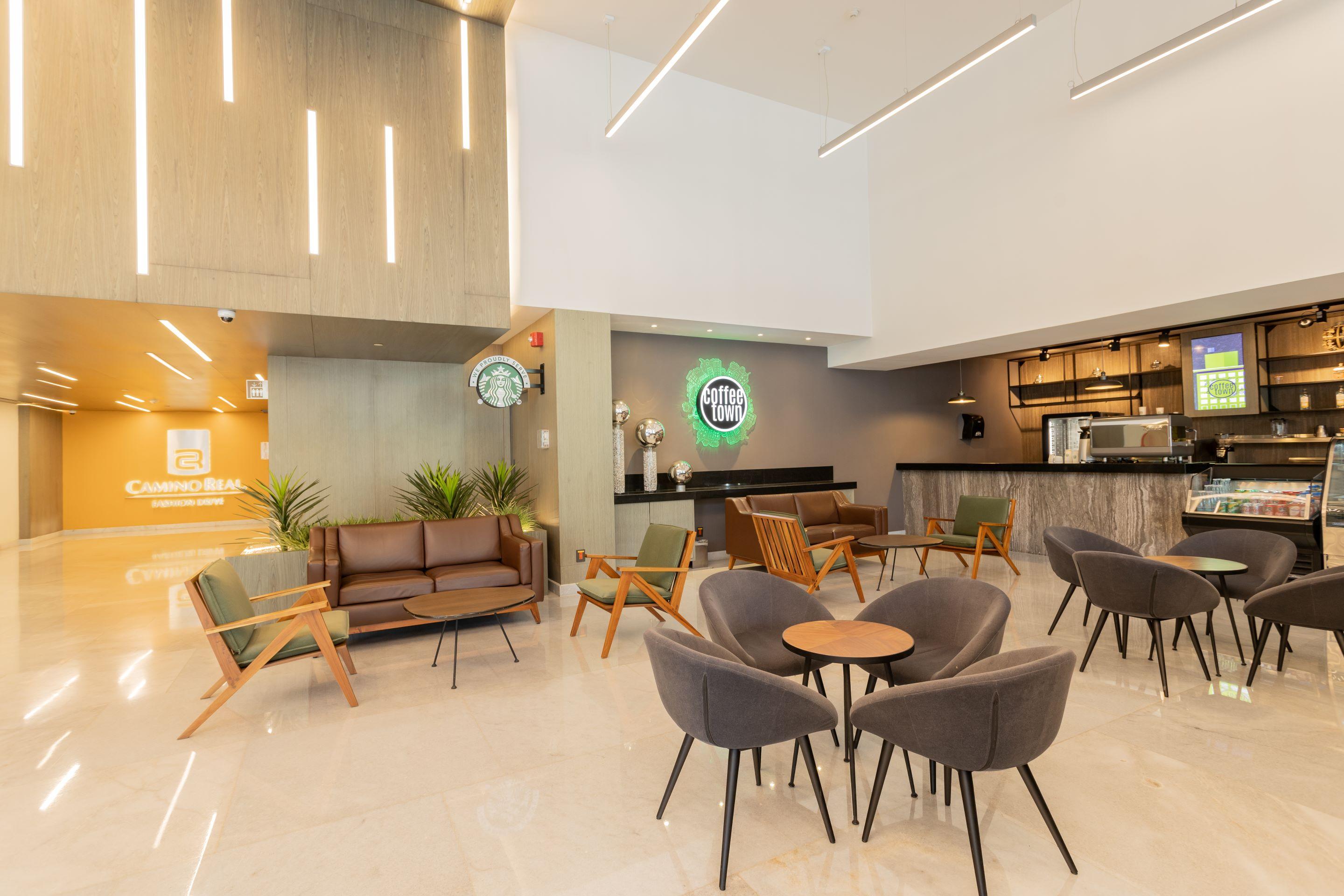卡米诺里尔蒙特雷时尚大道酒店 San Pedro Garza Garcia 外观 照片 The lounge at the airport.