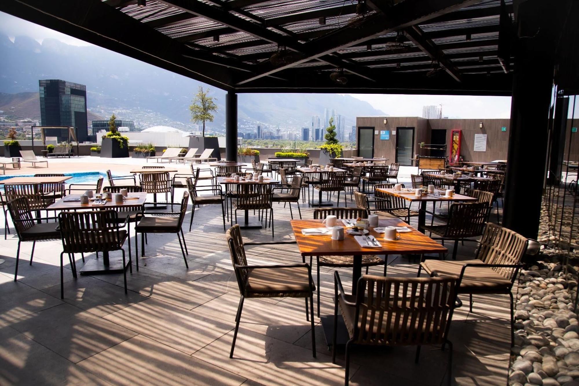 卡米诺里尔蒙特雷时尚大道酒店 San Pedro Garza Garcia 外观 照片 Rooftop restaurant