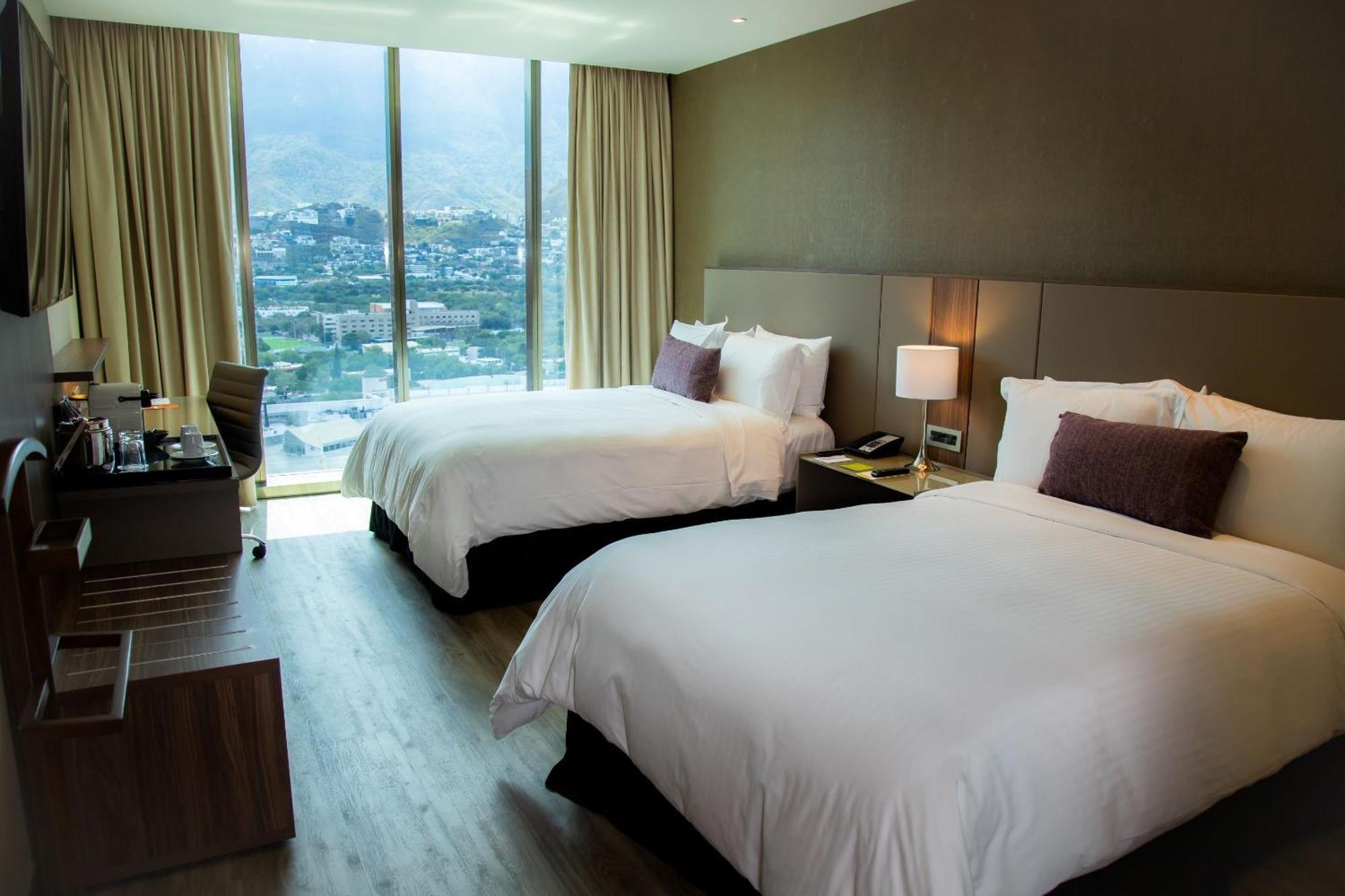 卡米诺里尔蒙特雷时尚大道酒店 San Pedro Garza Garcia 外观 照片 A room at the hotel