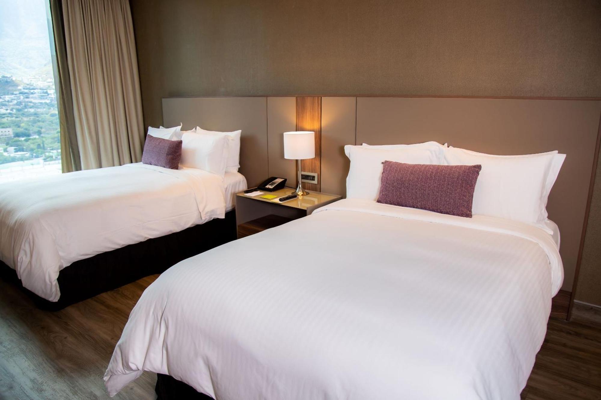 卡米诺里尔蒙特雷时尚大道酒店 San Pedro Garza Garcia 外观 照片 A room at the hotel