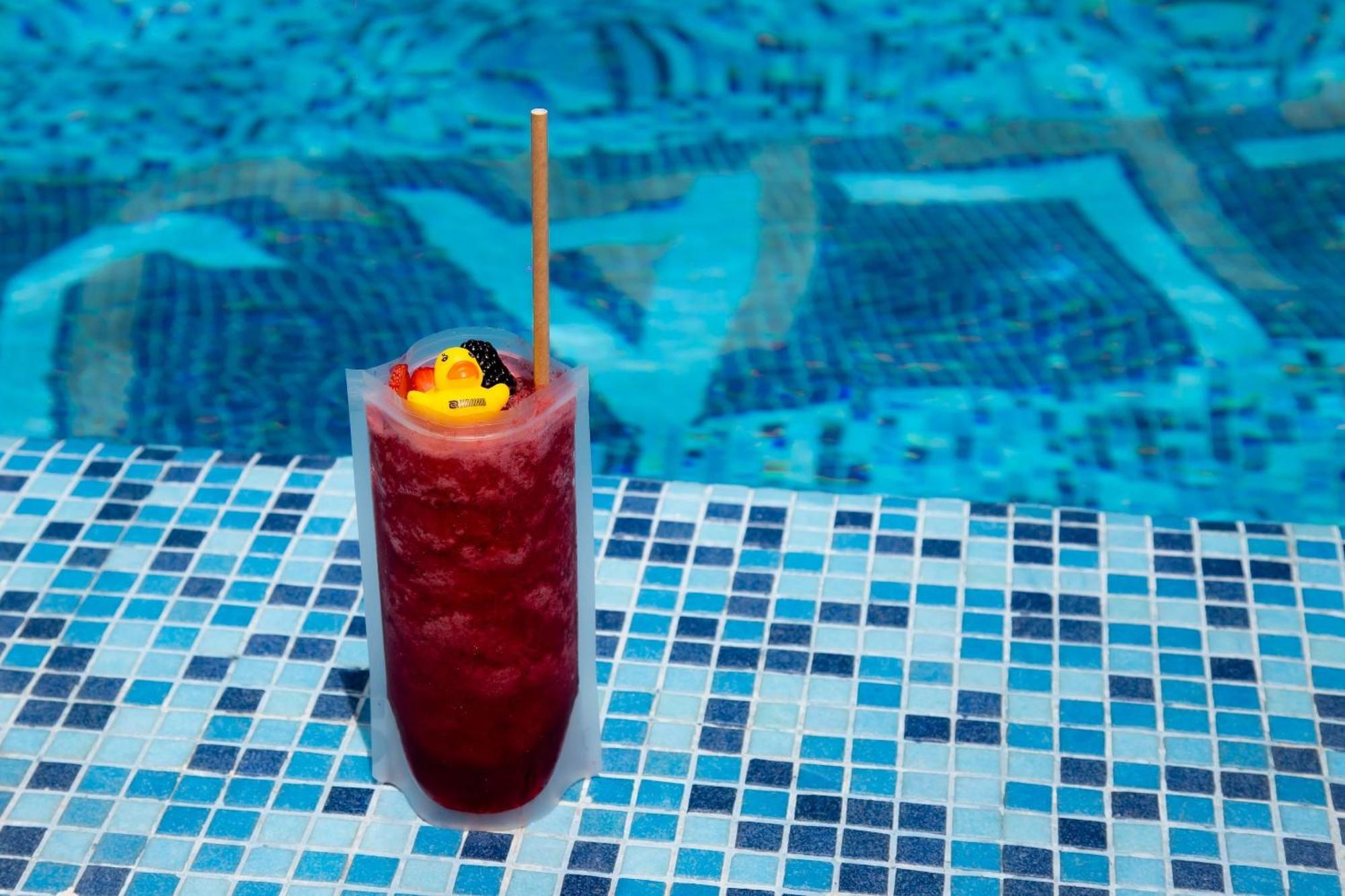 卡米诺里尔蒙特雷时尚大道酒店 San Pedro Garza Garcia 外观 照片 A frozen strawberry margarita
